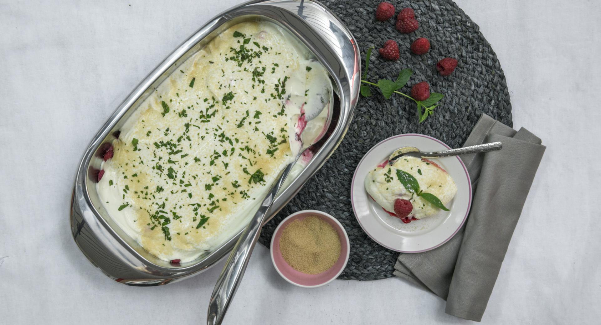 Milhojas de yogur y frutos rojos