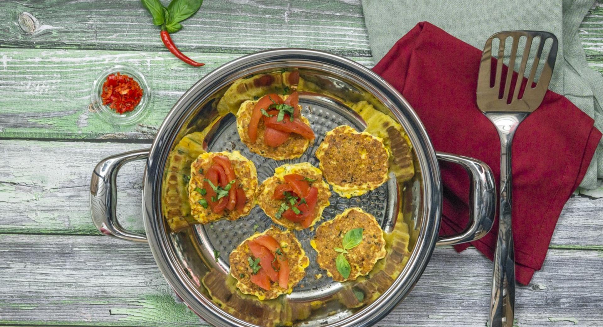 Tortas de maíz con tomate