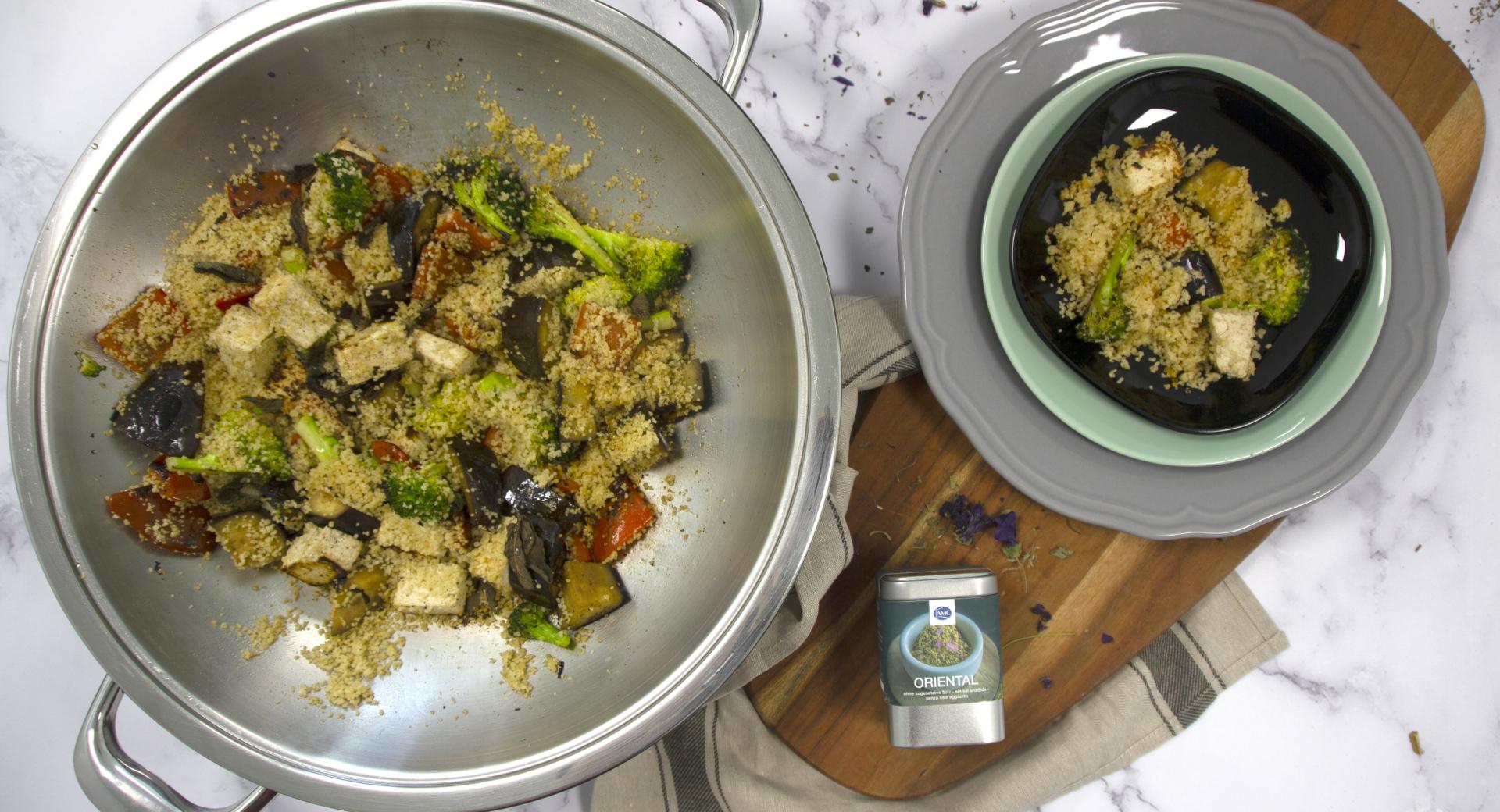 Salteado de verduras con tofu y cous cous integral