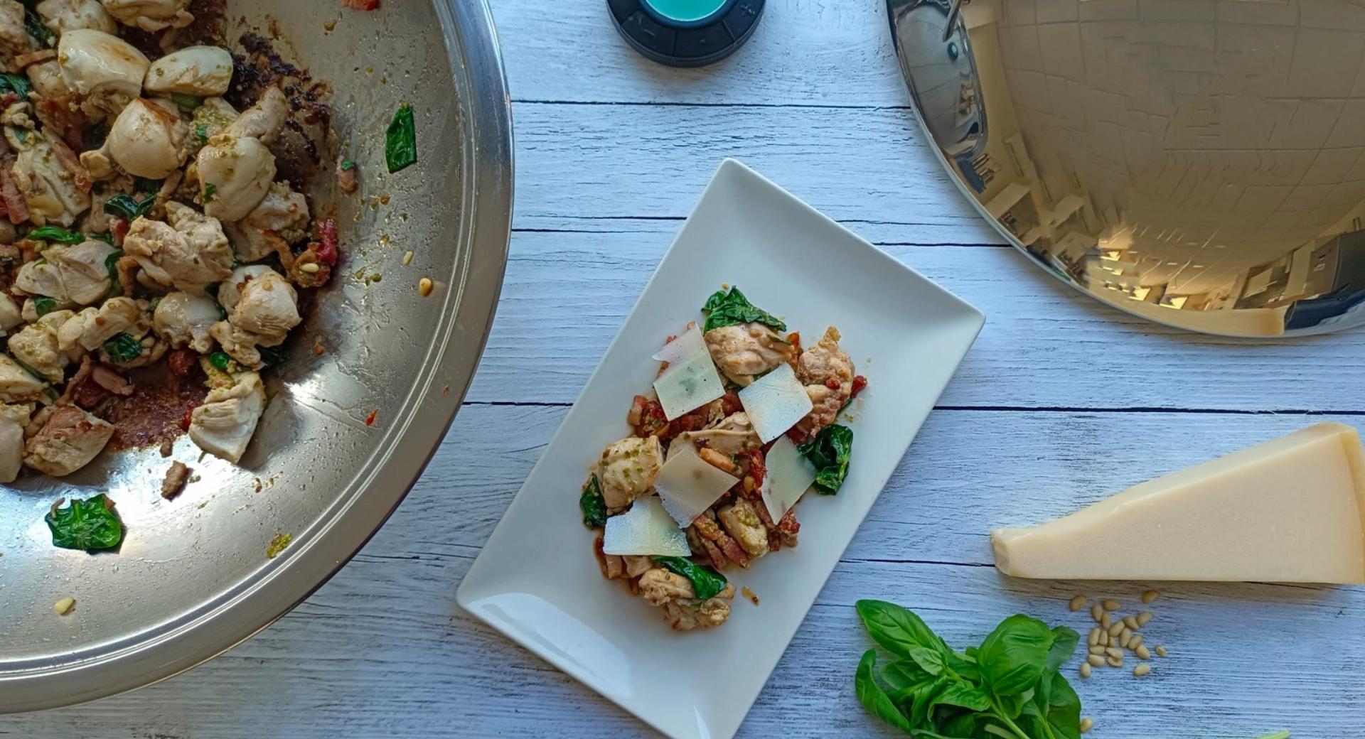 Salteado de pollo al pesto