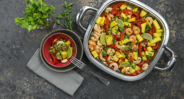 Piña asada con gambas al jengibre 