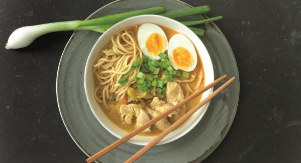 Sopa de fideos japonesa (Ramen)