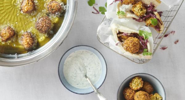 Falafel con salsa de tahini