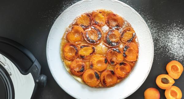 Tarta tatin con albaricoques