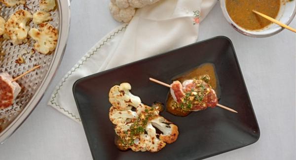 Filete de coliflor y piruleta de solomillo