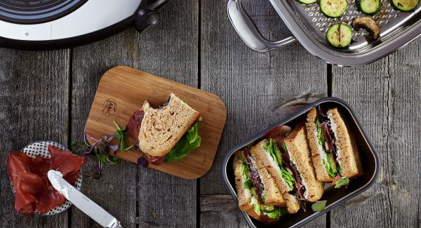 Sándwich con verduras a la parrilla