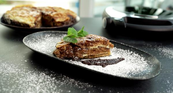 Tarta de semillas de amapola con manzana, nueces y queso Quark