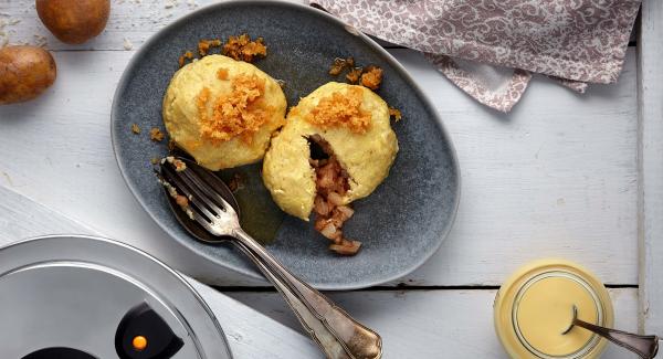 Bolas de patata y pera dulce