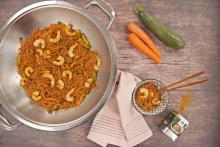 Fideos de arroz con carne y verduras